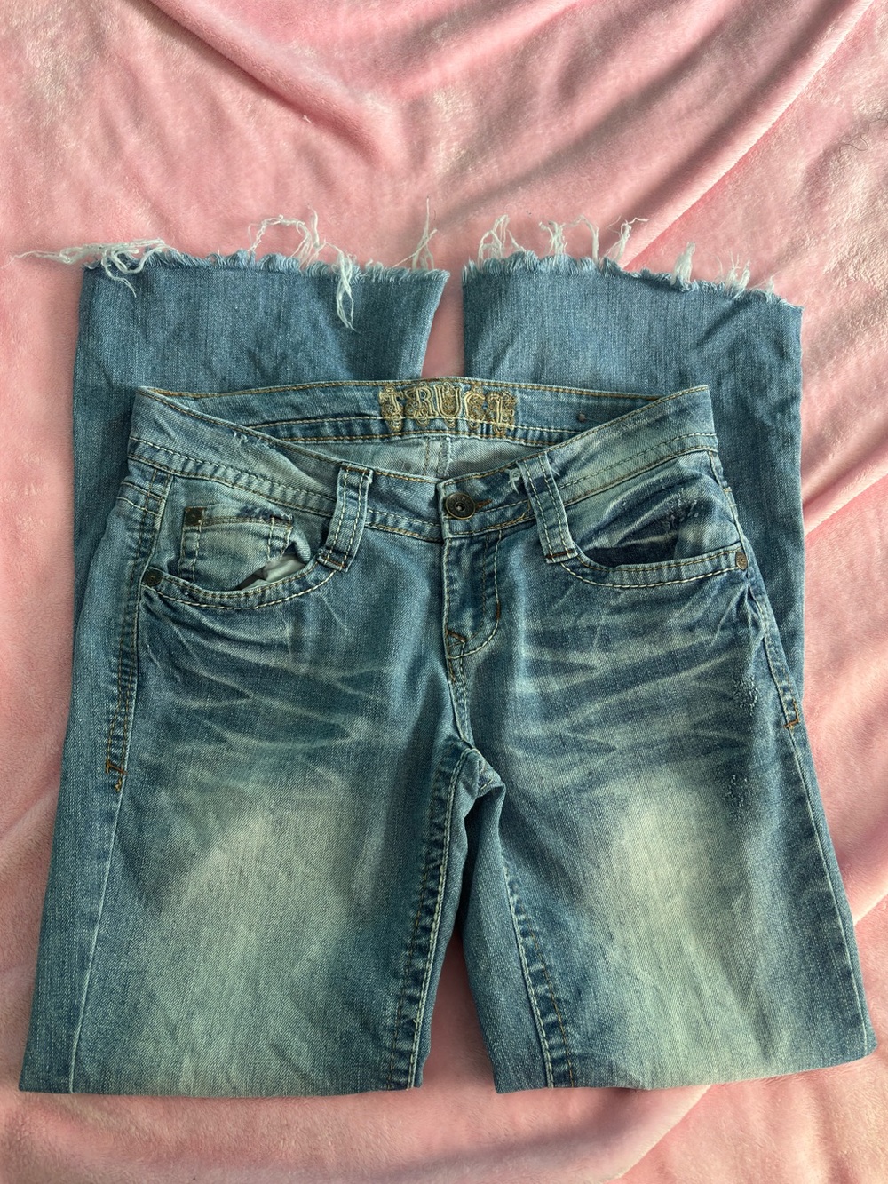 Truce Low Rise Flare Light Wash Distressed Frayed Hems Denim Jeans Size 5